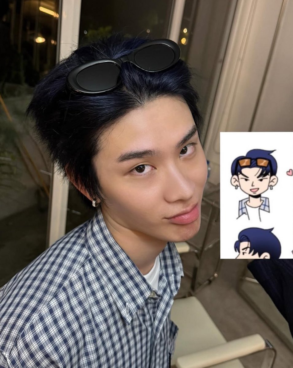 _ppookpick's tweet image. เสื้อลายสก็อต คาดแว่น ต่างหูห่วง ผมน้ำเงินเก็บดีเทลครบมาก ไทย ชญานนท์100%