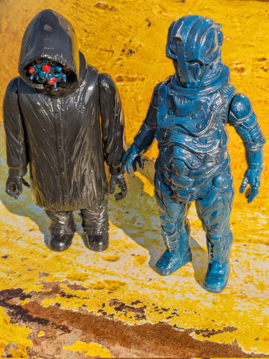 都市伝説の男とクロックボルト 「なにやら黄色い不思議な物体に乗って