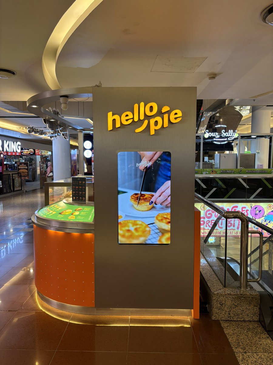 RadicuIatus's tweet image. wong jowo nek telfonan