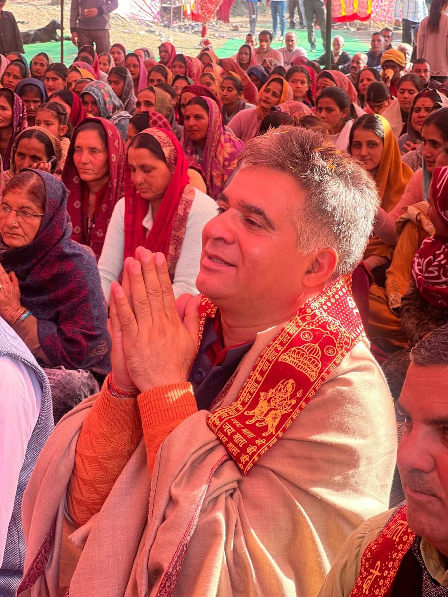 RavinderRaina's tweet photo. जय #श्रीकृष्णा 🙏
At #Thumba, Devak Mandal (Sunderbani) https://t.co/vBaDvKOIzz