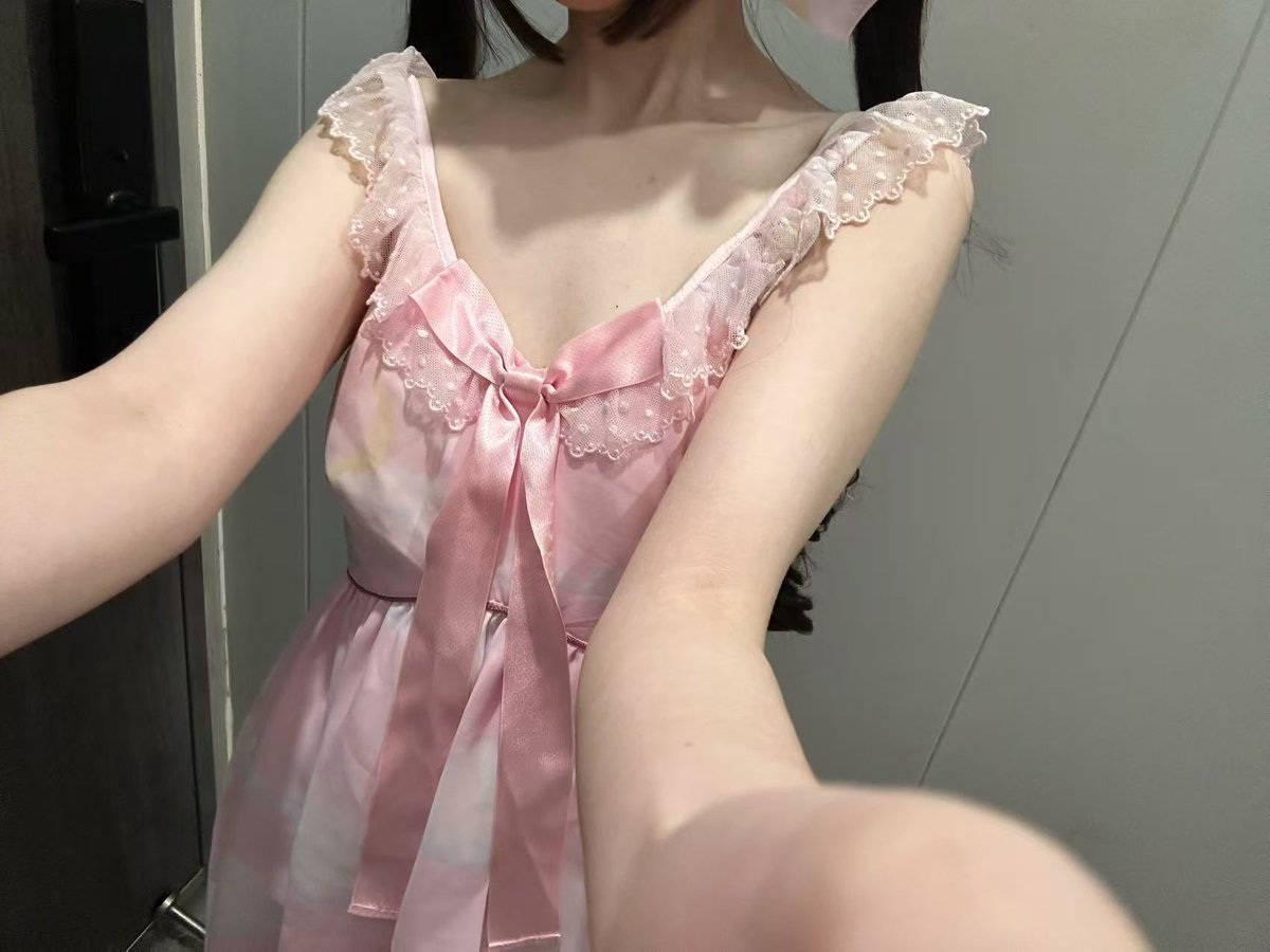 fijing1126's tweet photo. 为何平静如水面…#大胸学妹 #女高中生 https://t.co/RPQgVztelj