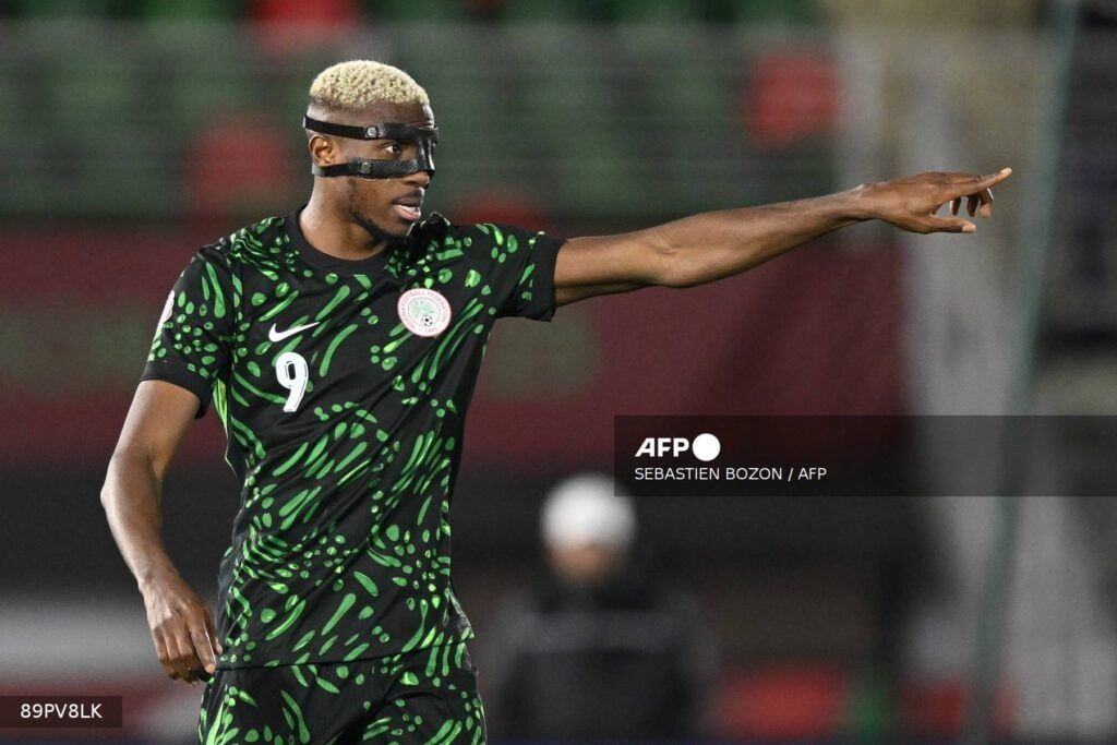 MobilePunch's tweet photo. 𝗢𝗹𝗶𝘀𝗲𝗵 𝘀𝗹𝗮𝗺𝘀 𝗢𝘀𝗶𝗺𝗵𝗲𝗻 𝗳𝗼𝗿 𝗰𝗼𝘀𝘁𝗶𝗻𝗴 𝗘𝗮𝗴𝗹𝗲𝘀’ 𝗔𝗙𝗖𝗢𝗡 𝘁𝗿𝗼𝗽𝗵𝘆

𝗥𝗲𝗮𝗱 𝗠𝗼𝗿𝗲: https://t.co/a9Ne7mtilc https://t.co/ivN5BmGEKL