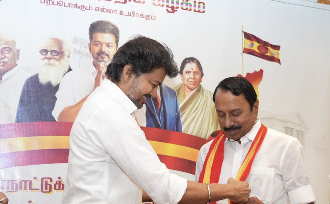 கேள்வி: விஜயின் TVK-யுடன் இணைவதற்கு முன்பு நீங்கள் DMK-வில் சேர நினைத்ததாக செய்திகள் வெளியாகின.

<a href="/KASengottaiyan/">K.A Sengottaiyan</a> : பலர் நான் DMK-வில் சேரப்போகிறேன் என்று நினைத்தார்கள். ஆனால் அது ஒருபோதும் என் எண்ணம் இல்லை. தலைவர் (எம்.ஜி.ஆர்) மற்றும் அம்மா (ஜெயலலிதா) அந்தக் கட்சியை