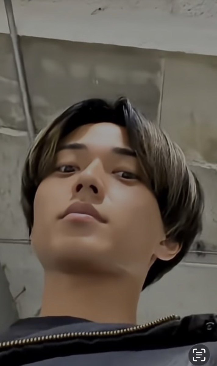 Youko11041's tweet image. キンプリの永瀬廉氏の👂🏻"
思い切り被ってますꉂ🤣w𐤔