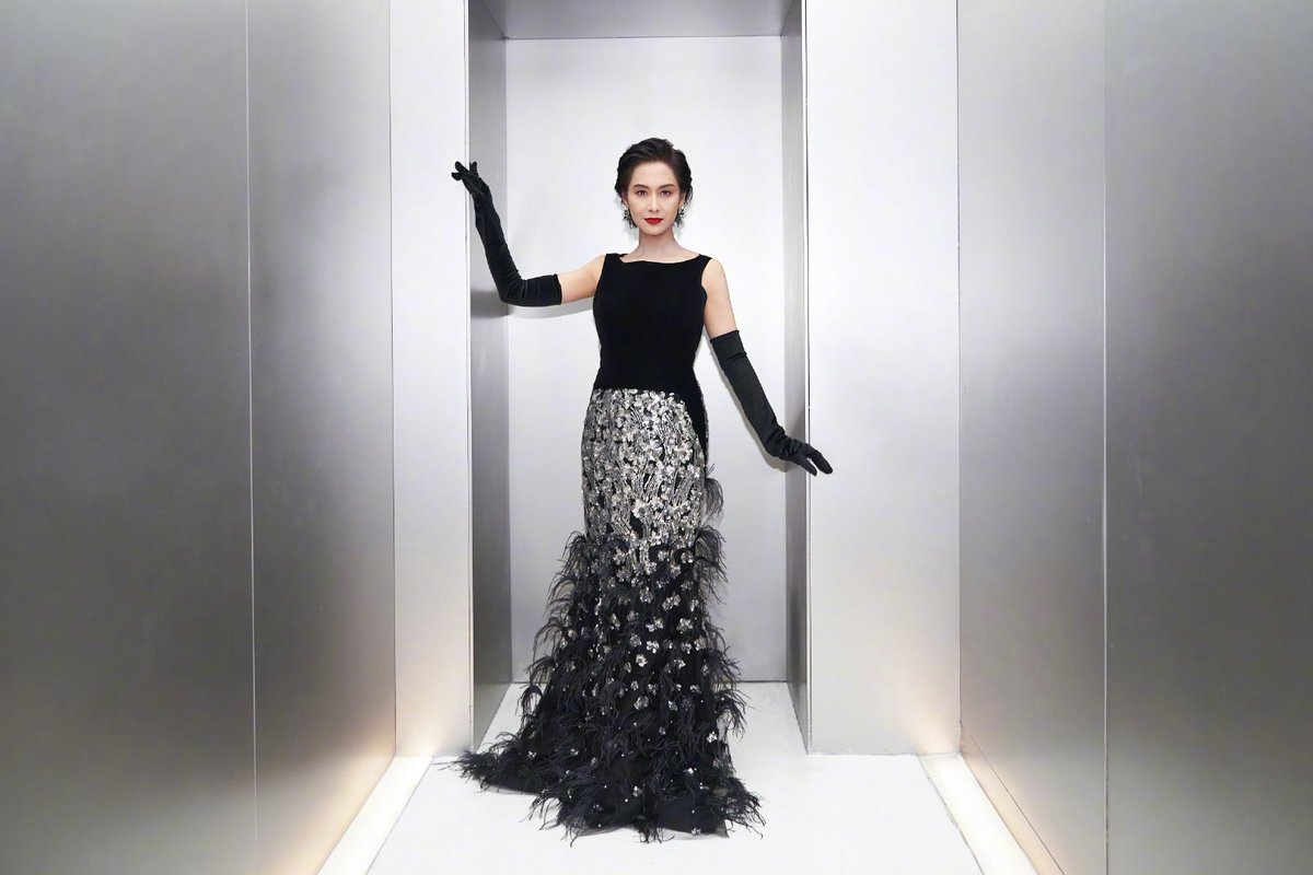 centlookbook's tweet photo. #athenachu 朱茵 in Song of Song spring/summer 2023 for Fashion Media Group's 32nd Anniversary Gala and 2025 Fashion Night: The Realm of Tomorrow in Shenzhen https://t.co/Zb98AJfaAK