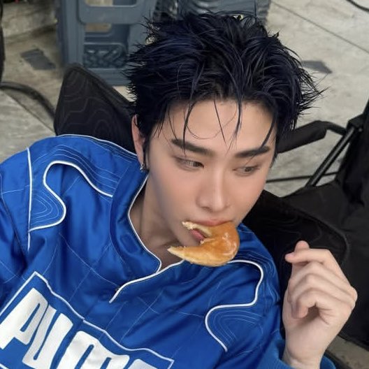 kh1ovele's tweet image. ฉันชอบลุคนี้ฮีมากจริง ๆ ㅠㅡㅠ 💙🫶🏻