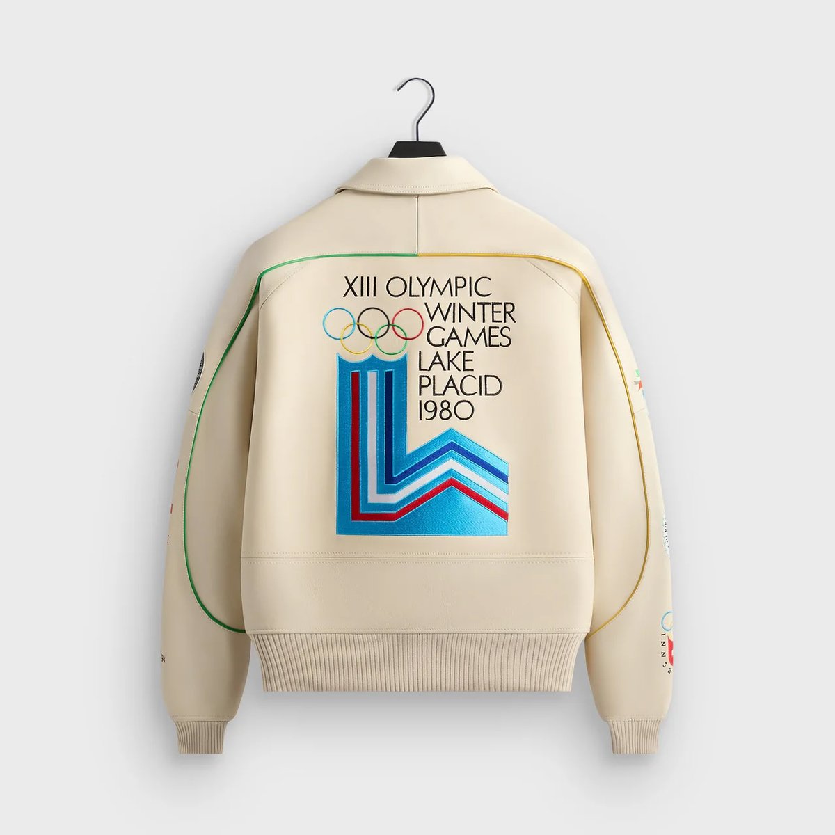 JustFreshKicks's tweet image. Kith x AVIREX Olympics Heritage Leather Bomber Jacket

🗓️ January 23rd
💰 $1,350