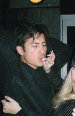 waitwhyo's tweet image. this is the funniest tweet i’ve ever read. in other news here’s hudcon smoking