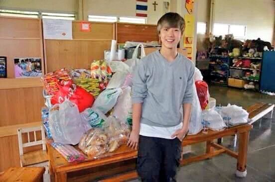 NannieVanilla's tweet image. ถ้าโดนขุดก็ต้องเจอสิ่งนี้อะดิ เตนล์ตอนอายุ 14 ปี ชนะการประกวด Teen Superstar แล้วนำเงินรางวัลที่ชนะการแข่งขันทั้งหมดบริจาคให้มูลนิธิเด็กยากไร้ และผู้ป่วย HIV เฮ้ย อดีตเตนล์ทำงี้ได้ไงวะ มันจะแสนดีเกินอะดิ