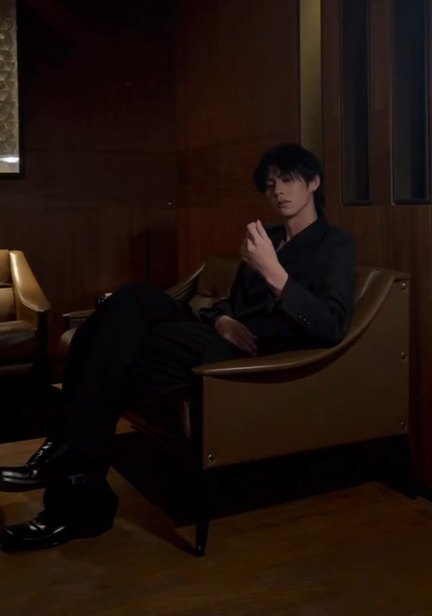 ไบร์ท วชิรวิชญ์ ไม่ใช่แค่ชื่อ แต่คือ จริต !! 💅

BRIGHT AT PFW26
#AmiParisxBRIGHT
#AmiFW26xBRIGHT
#AmiFW26 #AmiParis
#bbrightvc