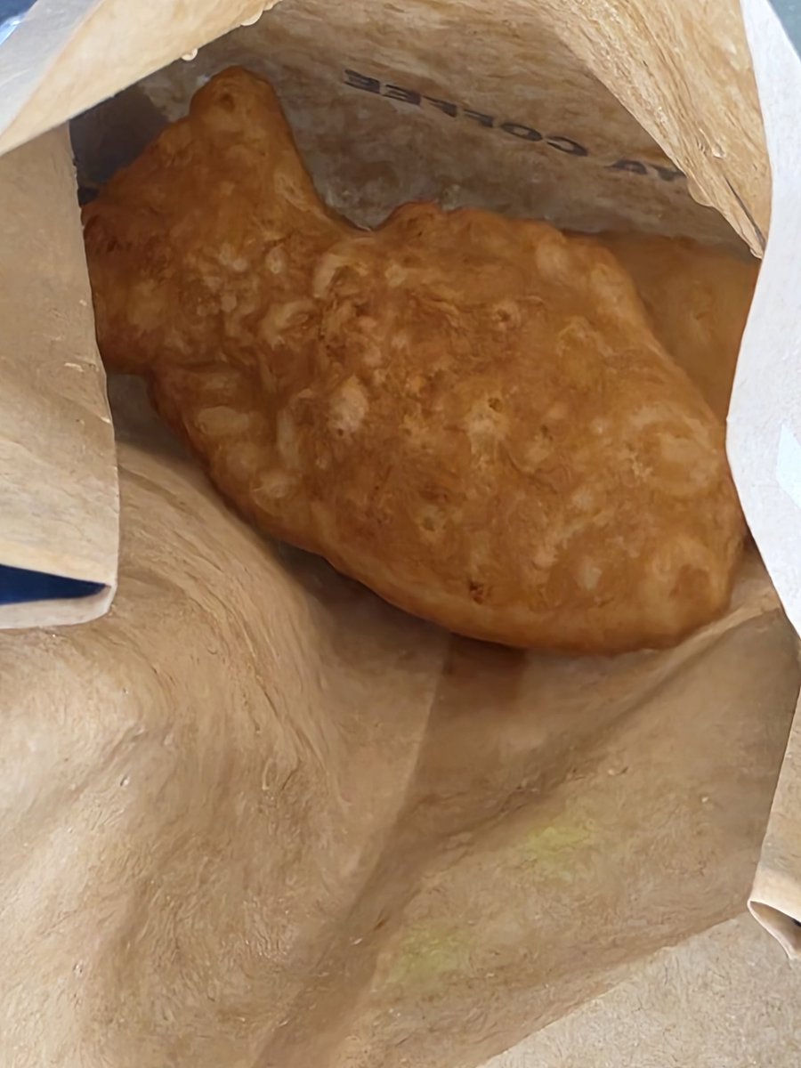 cacaca06's tweet image. 겨울에 내가 살찌는 이유 밥먹고 겨울 간식 너무 많이 먹음