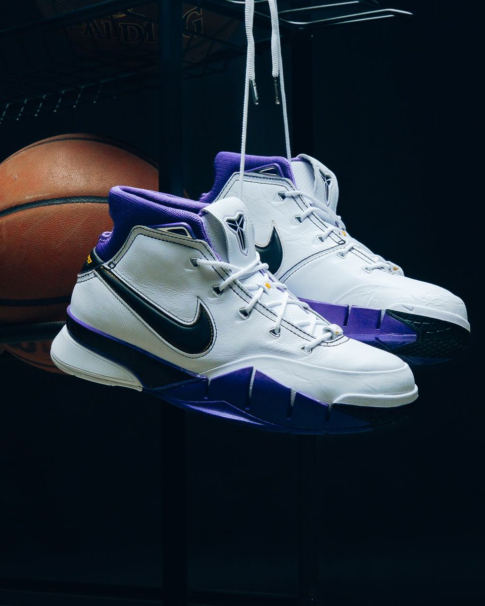 SneakerShouts's tweet photo. Release Reminder 🗓️ 
Nike Kobe 1 Protro "81 Points" drops at 10am EST. (1/22) 

BUY HERE: https://t.co/5KsPcExZdR https://t.co/A8jnxtnfHa