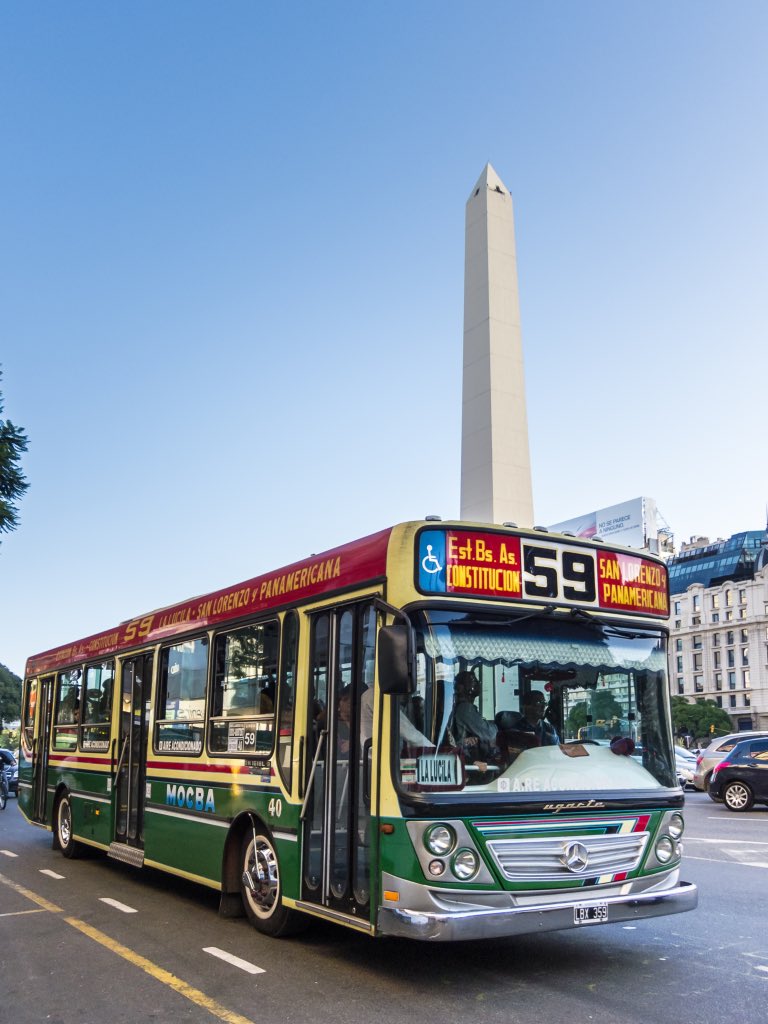 mauricioruiz88's tweet image. Quien no conoce a Dios, a cualquier santo le reza