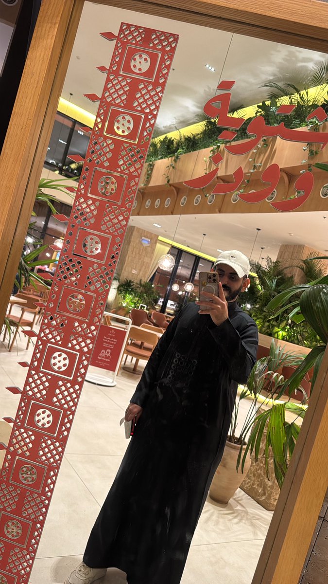 oln1i's tweet image. من علّم الشمس تصحى الصبح مبتسمه
هذا سناء الشمس - ولا ثغر محبوبي؟❣️.