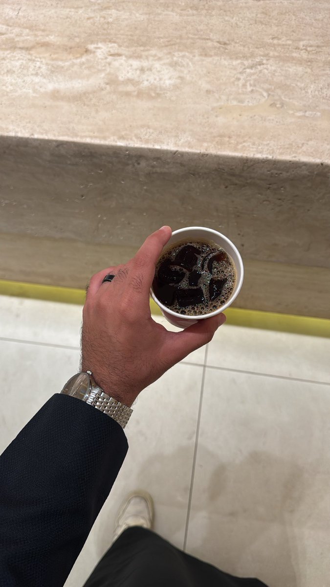 oln1i's tweet image. من علّم الشمس تصحى الصبح مبتسمه
هذا سناء الشمس - ولا ثغر محبوبي؟❣️.