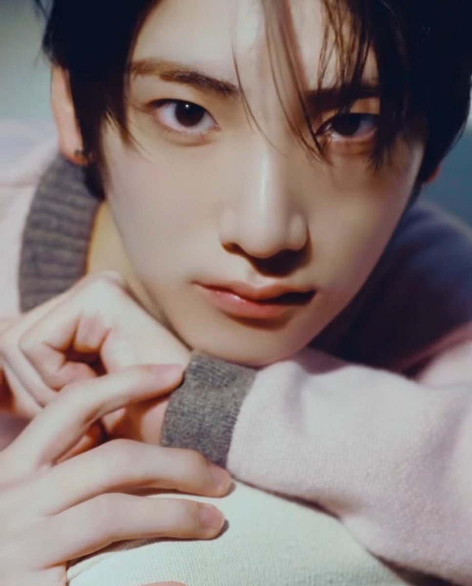 YUMNYANG_chuchu's tweet image. 【소년과 남자 사이의 얼굴】 라는 말
진짜 뻔한 수식어긴 한데
그거만큼 딱 들어맞는 표현이 없음