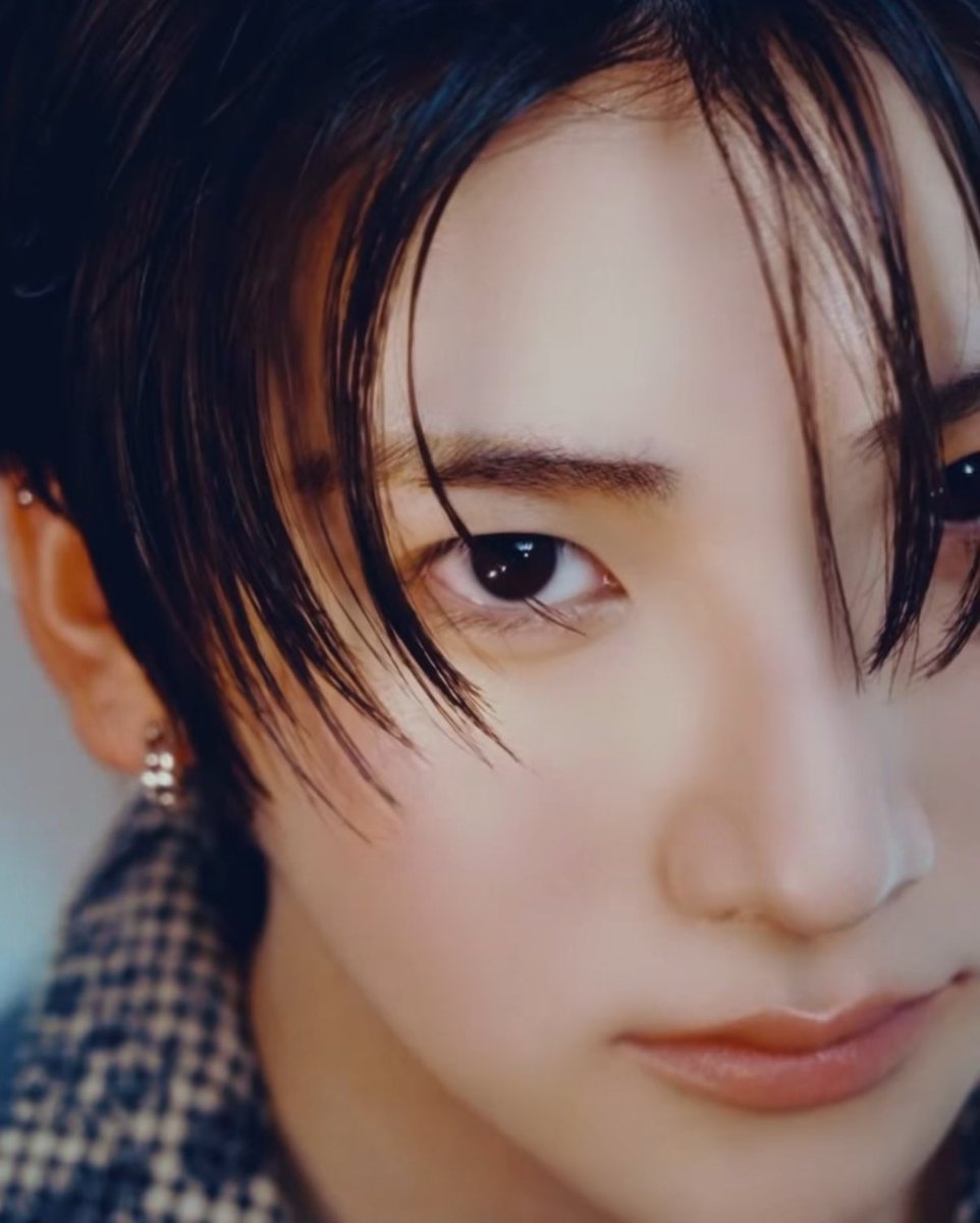 YUMNYANG_chuchu's tweet image. 【소년과 남자 사이의 얼굴】 라는 말
진짜 뻔한 수식어긴 한데
그거만큼 딱 들어맞는 표현이 없음