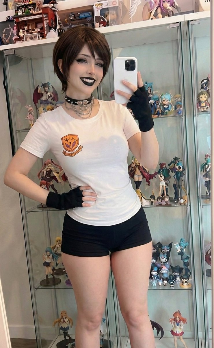 ¿Les gusta solo Nat o quieren ver a las demás chicas IA?  

Esta de aquí es Vicky Mint 💕