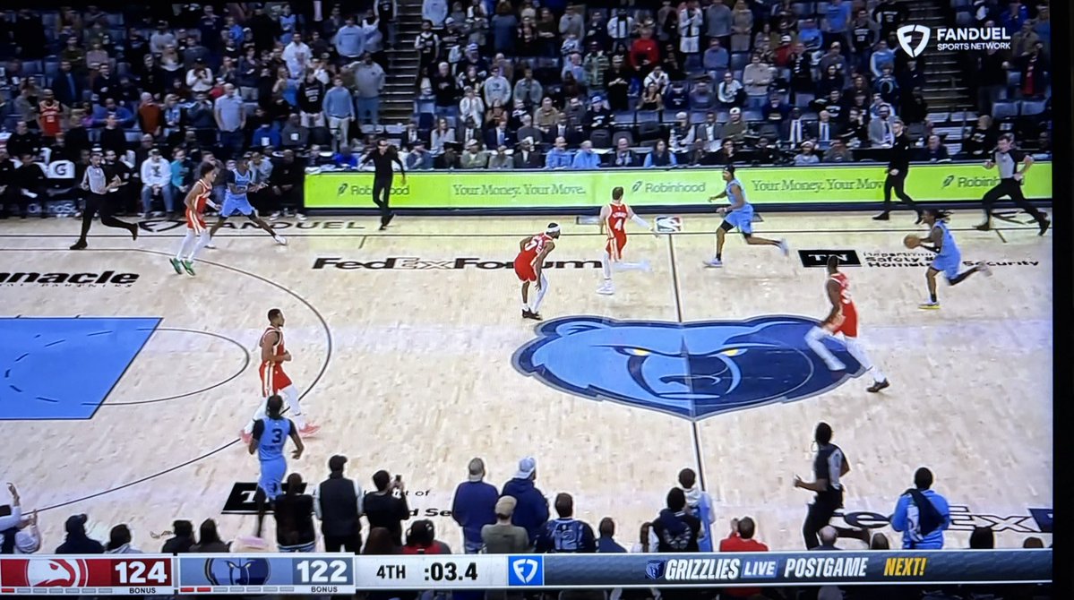 fastbreakbreak's tweet image. Ja had the ball racing upcourt with over 3 seconds left. 

I think it’s defensible to prefer this scenario over a timeout, Ja could have potentially gotten to the rim in this amount of time