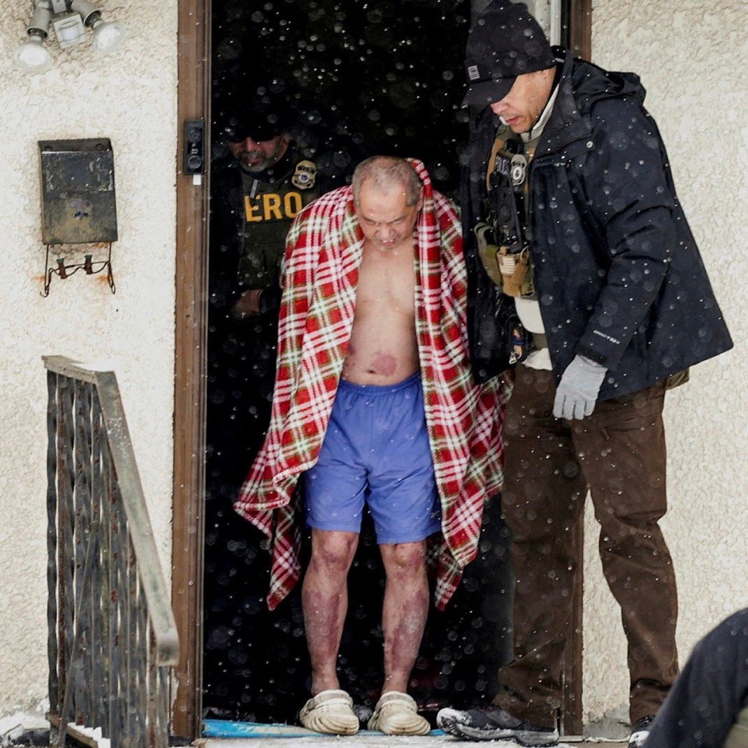 Fly_Sistah's tweet image. This is a despicable lie. ICE arrested U.S. citizen ChongLy Scott Thao who is not either person pictured. ICE wouldn't even let him put on clothes or check his ID before holding him for hours then pretending it never happened once he was released with no charges.