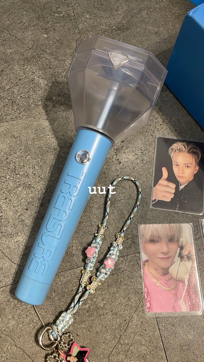 cutestsahiii's tweet photo. WTS / Want to sell 
Teulight treasure lightstick ver1
 ⋆ bisa connect 
⋆ 380 (nego tipis) , bisa 🍊exc admin
⋆ pemakaian hello tour &amp; reboot tour 
⋆ pengiriman manual atau 🍊
⋆ Free Photocard/album

📍 Lampung 

Treasure lightstick teulight wts wtb https://t.co/bwhjKwWvjy