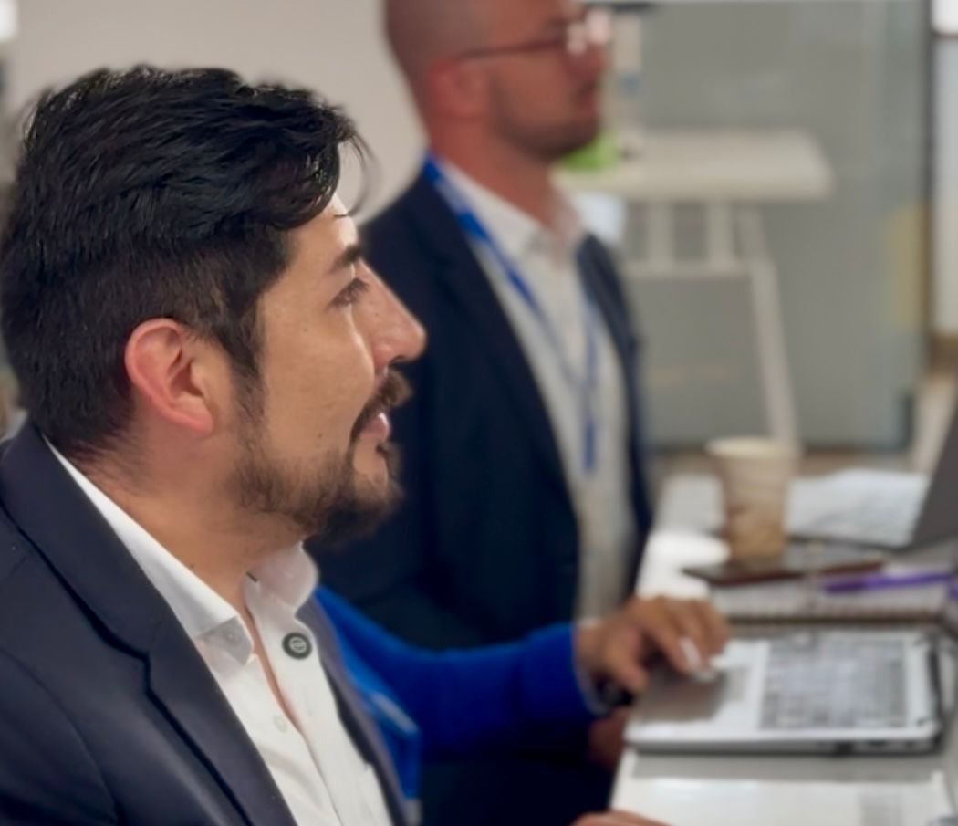 En el Ministerio TIC desarrollamos una mesa de trabajo, liderada por nuestro viceministro de Transformación Digital, Andrés López, en donde avanzamos en la reglamentación de la Ley 2489 de 2025, “Entornos Digitales Sanos y Seguros”.

Junto a niñas, niños, jóvenes y padres de