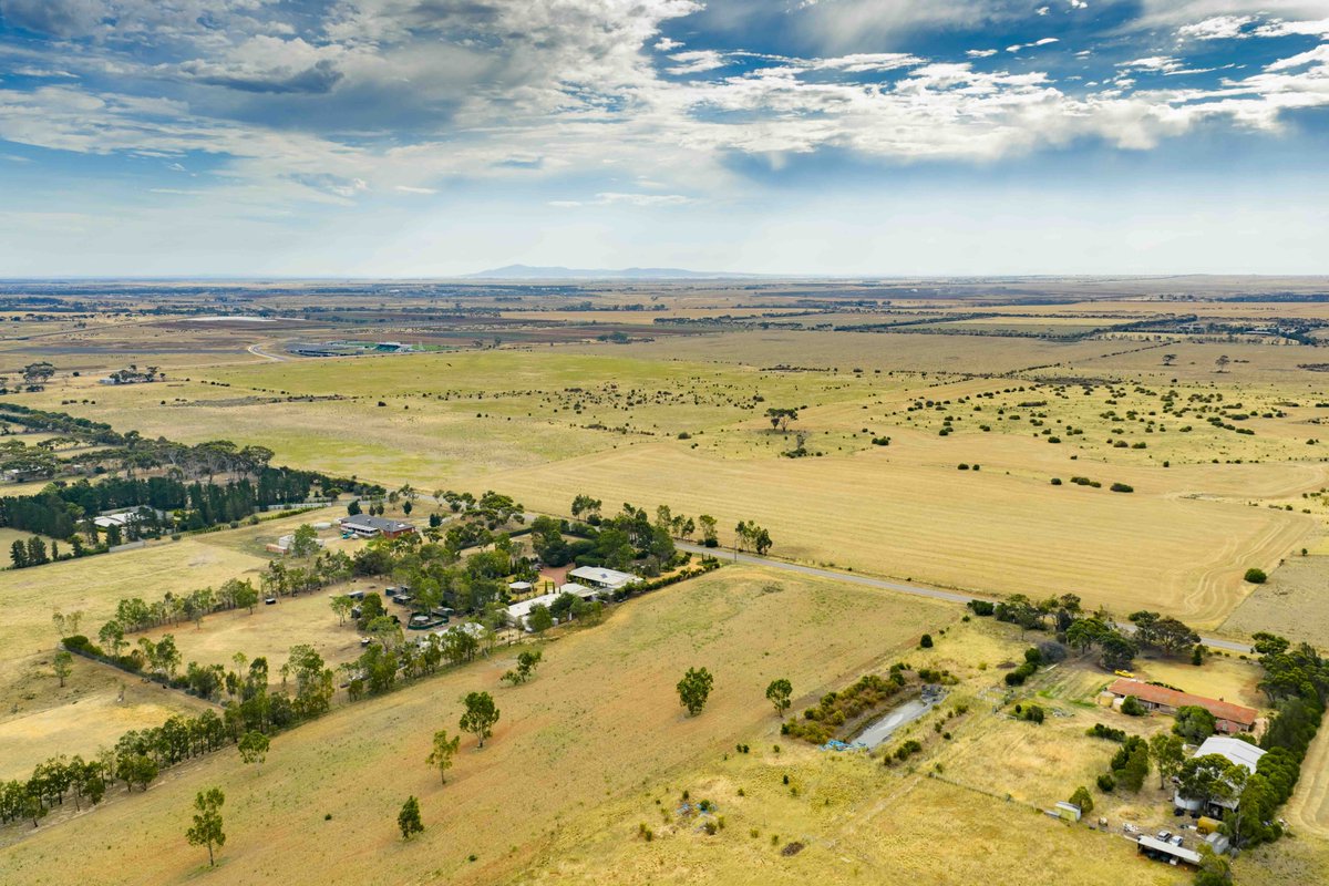 COMING SOON - 4.44 ha UGZ landholding within the Oakbank PSP.
Part of the VPA’s Horizon 2 growth program with long-term residential potential (STPA).
Flexible settlement terms available.