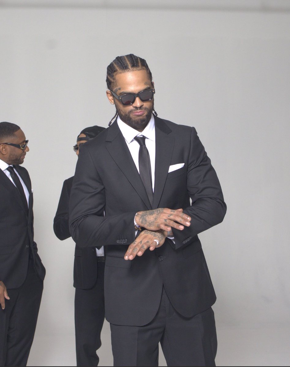 Letsrapaboutit tweet media