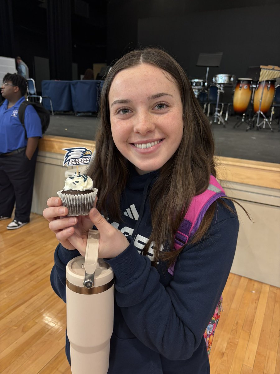 Today, one on my littles (from 10u), is all grown up and signed her ticket to play ball in college. <a href="/peyton_young70/">Peyton Young</a> signed with <a href="/EGSCBobcats/">EGSC Athletics</a> to play softball and receive a first class education.  Congratulations for achieving your dreams Peyton! Love getting to watch them grow!