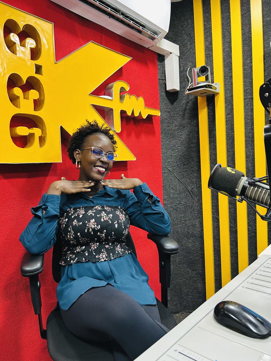 zako_lyn's tweet image. If you guys tune in to @933kfm at 8, we can yap together. ☺️ Let’s go?