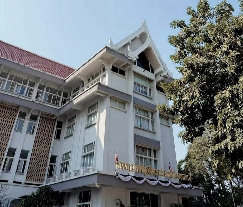 ⏹︎ศาลอาญาคดีทุจริตและประพฤติมิชอบภาค 4  ตัดสินจำคุก 120 เดือน อดีตข้าราชการปลอมแปลงโฉนดที่ดิน อ่านต่อ... facebook.com/PaccThailand/p…
#prpacc #ปปท #พลังศรัทธาพลังล่าทุจริต