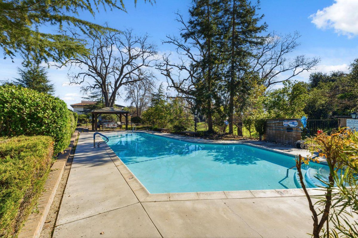 SumanRealtor's tweet photo. Easy living awaits at 55 Via San Carlos, Paso Robles! 🏡 2 beds, 2 baths, office, bonus room &amp; fenced yard in Rancho Paso 55+ community. Move-in ready! See more: https://t.co/NUCmDoheMz #PasoRobles #ActiveAdult #HomeForSale https://t.co/OrtEgUcMLg