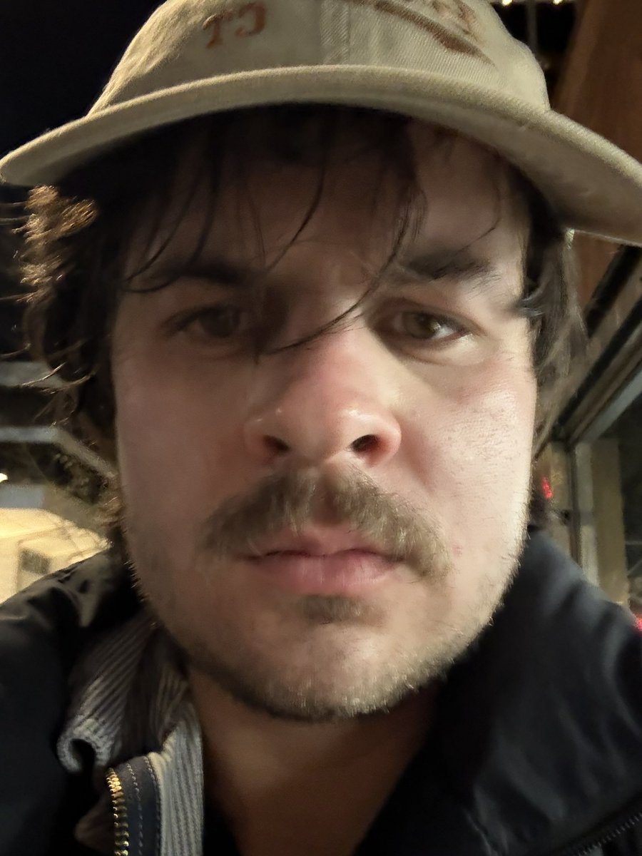 davrycrostack's tweet image. On the run