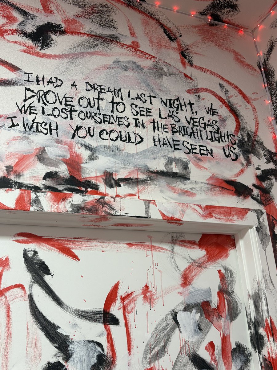 Horror Vibes Coffee - Vegas 
Super cute place with yummy drinks ✨🔪