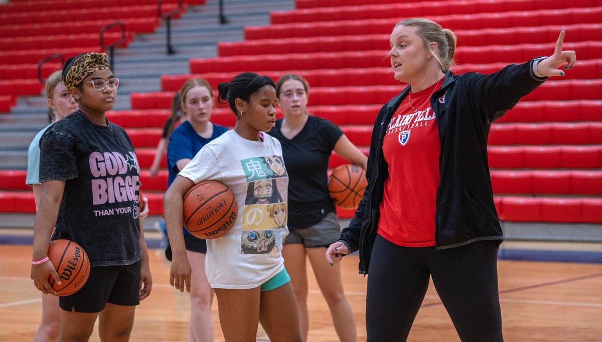 Brian_Haenchen's tweet photo. Meet Kiah Ferrell (@kiah20pik): @OrioleAthletics' head softball coach, one of @QuakerSports' assistant girls basketball coaches and a physician assistant working overnights in trauma at @StVincentIN.

"She is literally Superwoman."

From @KWilkinson3 &amp; I: https://t.co/EeKonQvqFA https://t.co/Z6trvtiUBr