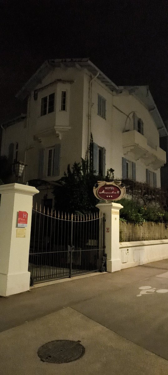 Michel de Cannes tweet media