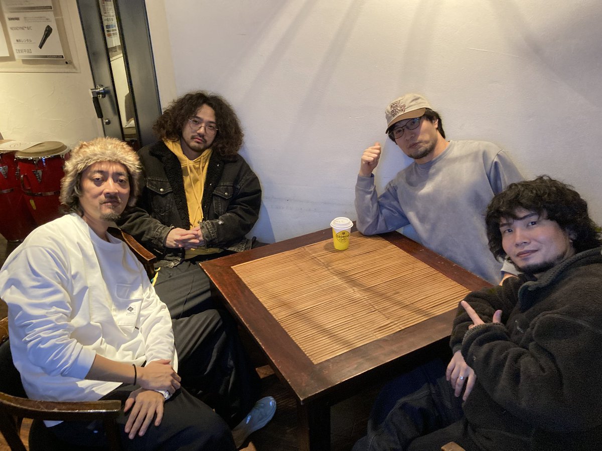 いよいよ明日1/23
下北沢Flowers Loftにて
岸本亮四重奏編成
Gt:内野 隼
Ba:雲丹亀 卓人
Drs:尾日向 優作
対バンは 寿司ドミナント
よろしくお願い致します！！
loft-prj.co.jp/schedule/flowe…