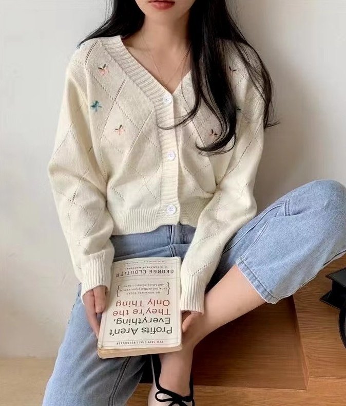 sserawl's tweet image. everyday fits made easy with korean cardigans🧚🏻‍♀️