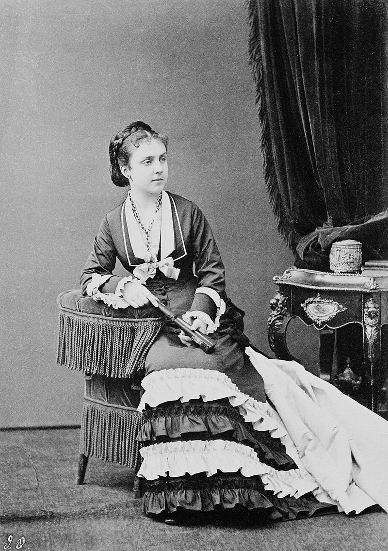 le 23 janvier 1878 mariage dans la basilique Notre-Dame d'Atocha à Madrid d'Alfonso XII d’Espagne avec Mercedes de Orleans y Borbon fille d'Antoine d'Orléans duc de Montpensier et Luisa Fernanda d'Espagne. La reine mourra 5 mois plus tard