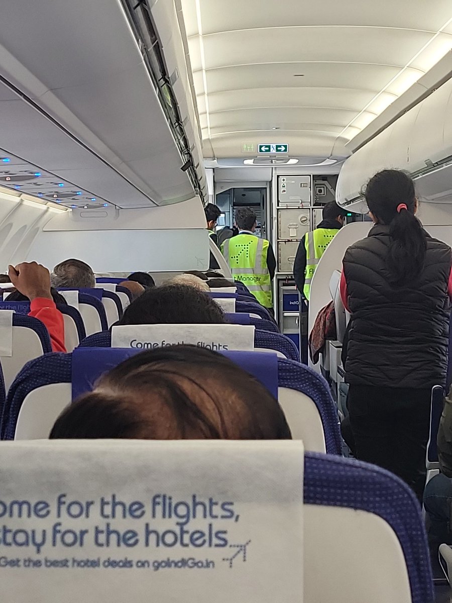 vineetkgoyal's tweet photo. @IndiGo6E Flight 6E2229 from Delhi → Chennai, scheduled departure 09:25 AM, is still grounded on the tarmac. Passengers have been seated for a long time with no clear update so far. #IndiGo #FlightDelay

@DGCAIndia @MoCA_GoI @AAI_Official https://t.co/X7xKYoCrlQ