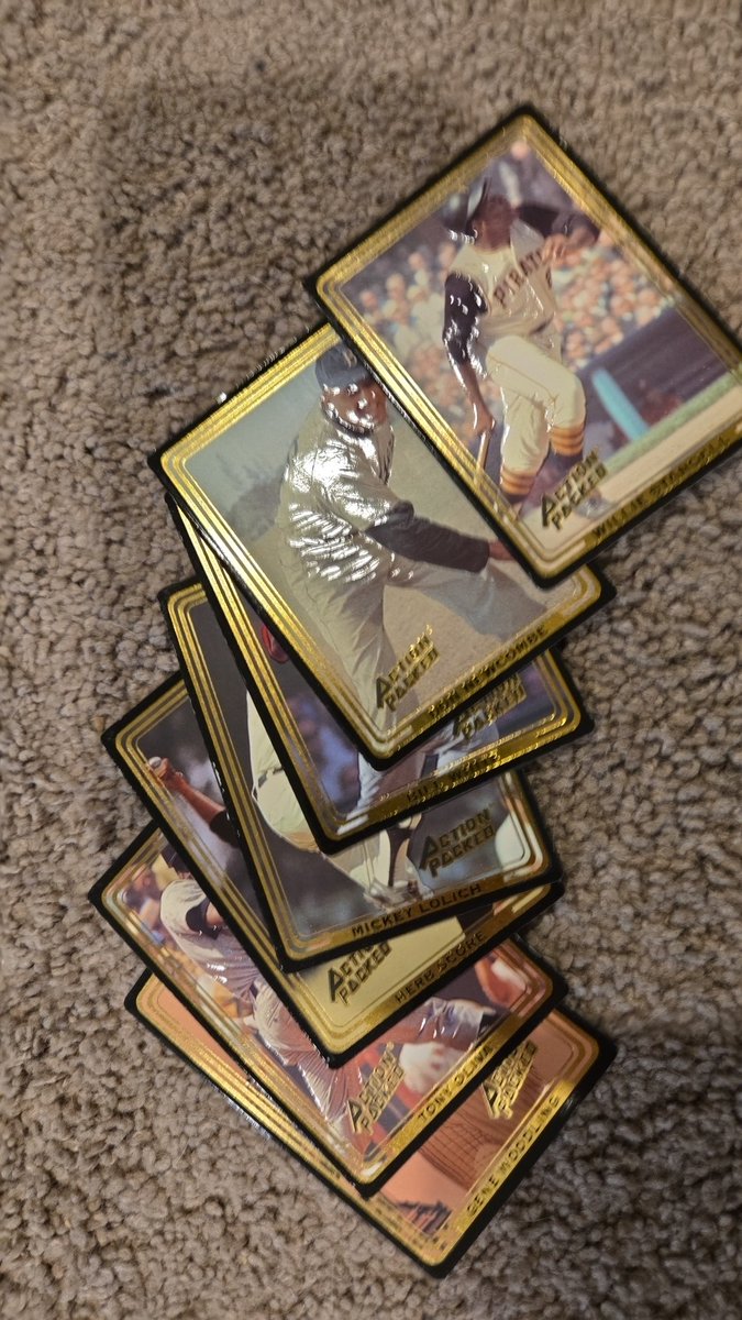 rdaex1's tweet image. How I spent my night

#junkwax