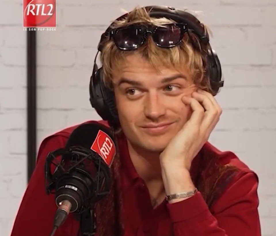 DJOLLANOV's tweet image. never getting over joe keery ever