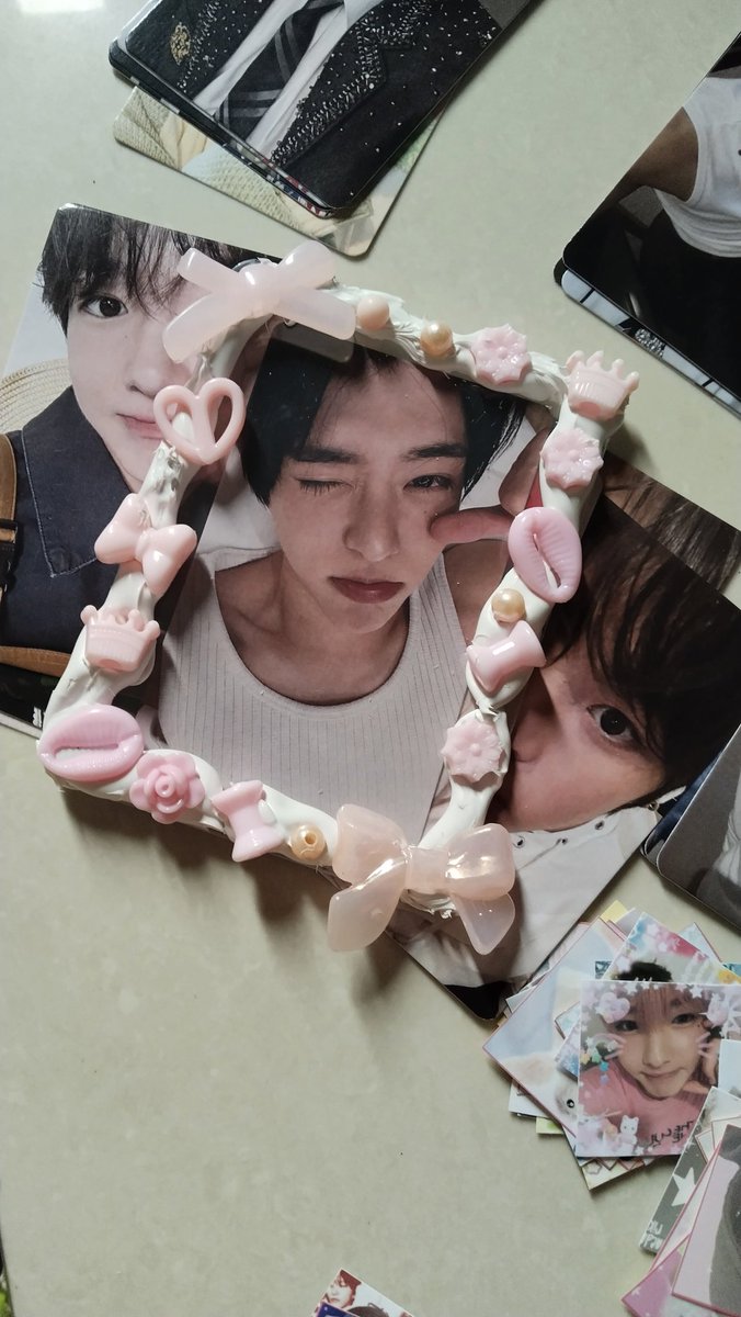 baobei_nono's tweet image. GIVEAWAY WISHZEN ONLY FOR 2 WINNER 🌟
Keychain 1 pcs + Sticker 7 pcs + Photocard unoff 2 pcs 
Cahol deconde + PC sion unoff 1pcs 
Rules: 
follow me and @lovesiezy (be moots)  
rt &amp;amp; like this tweet 
reply with ur fav wishie's pict 
End ⏰?? TBA

#NCTWISH  #WISHZEN #RIKU #リク