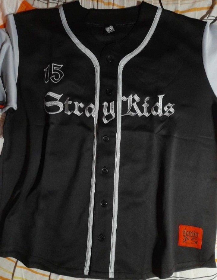 chovycart's tweet photo. wts lfb ph skz
• stray kids dominATE world tour official uniform jersey (Felix) - ₱3,000 + lsf
— has some friction marks at the back due to wear
—  still has original plastic
— got for ₱3.4k from apricot &amp; co
— payo / 3 days reservation https://t.co/5EDoBSaQQ2