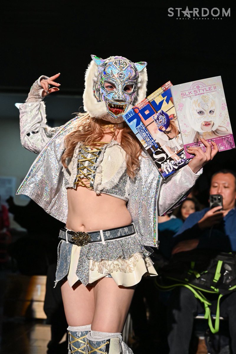 SLK恒例！ SLK STYLE&週プロ持って入場🐯✨ お渡し会で沢山買ったよ