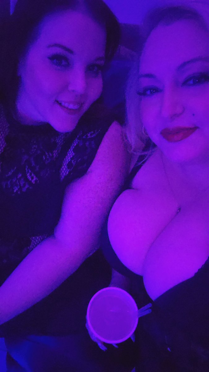 Got to hang out with this beauty <a href="/bbwstripnight/">BBW Strip Night™</a> ❤️ 
With <a href="/Sadie_special/">Sadie Special</a>