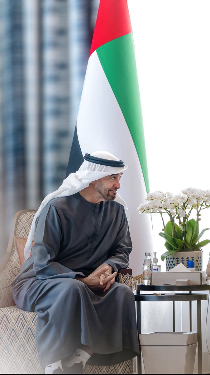 يقبل عليك المجد وتقول : أنا له 
وتقصر تحت شبرك .. طوال الاشابير 

محمد ابن الذيب ينتخي زعيم الشرق الاوسط #محمد_بن_زايد للتوسط في عائلة سعودية ❤️