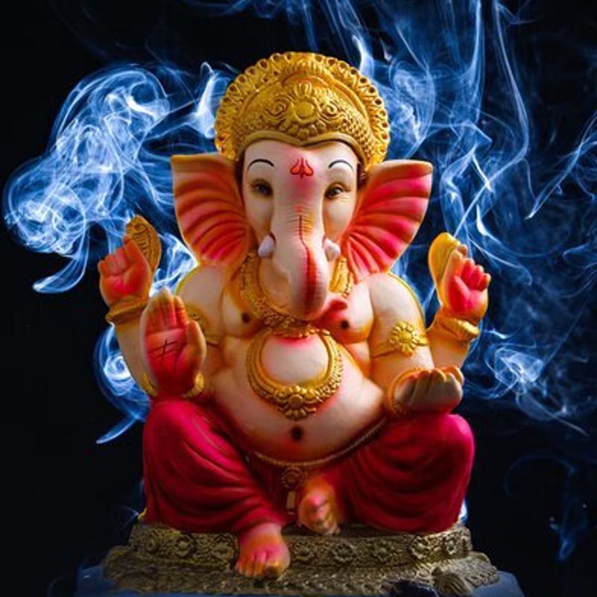 AbhinathShinde's tweet photo. May Lord Ganesha bless us with wisdom to think right, courage to act, and faith to move ahead. 🌸
May prosperity follow and obstacles fade—Bappa always shows the way. ✨

Happy Ganesh Jayanti!

#GaneshJayanti #LordGanesha #Vighnaharta #GanpatiBappa https://t.co/jzkhfmFB7u