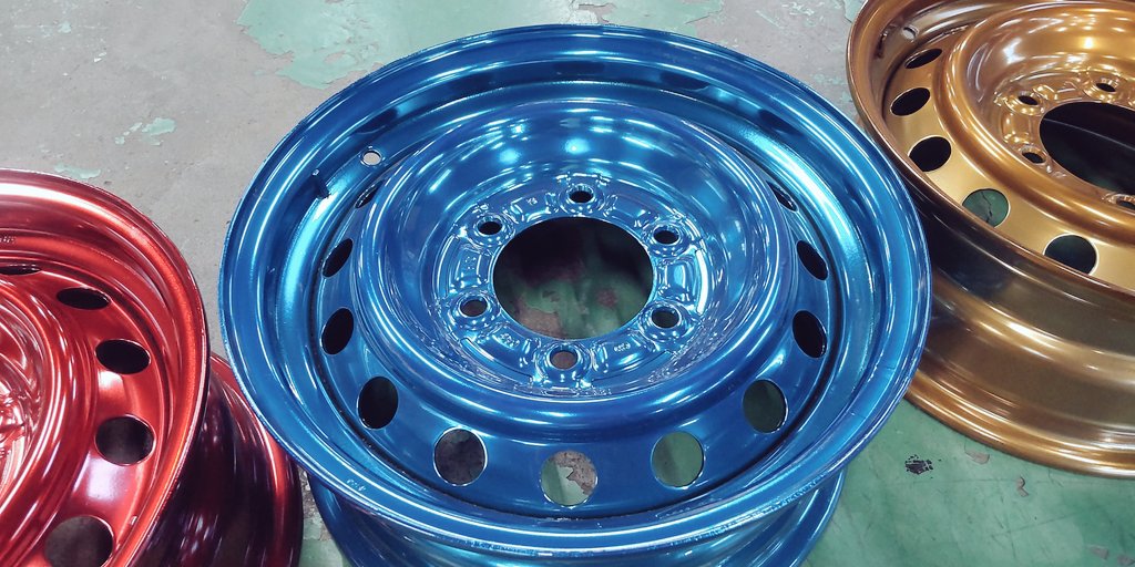 TireNet_info's tweet photo. スチールホイールのキャンディ塗装です✨
写真でも伝わるギラギラ✨✨
目立つこと間違いなし❗❗❗
社外ホイールを購入する前に1度カスタムをオススメします🤩
スチールホイールの塗装もお任せ下さい👍

#タイヤネット新座 #ホイール #カスタム #スチールホイール #バレル #キャンディ https://t.co/YUleqYeuox
