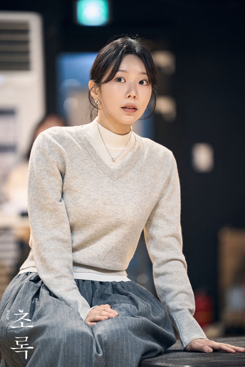 [#초록]

🌿연습 현장 스케치 사진 공개

“물결에 퍼지는 파동이
이 마음을 뜨겁게 해”

유희 | #박란주 #이한별 #전민지
_
뮤지컬 <초록>
2026.01.27 - 03.29
링크아트센터드림 드림3관

#창작산실 #올해의신작
#한국문화예술위원회